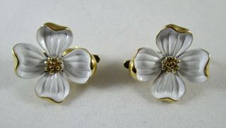 Vintage Trifari White Enamel Dogwood Flower Clip Earrings - Gold Tone