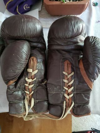 Vintage Everlast Boxing Gloves 2516 Model.  Great for Display / Man Cave 3