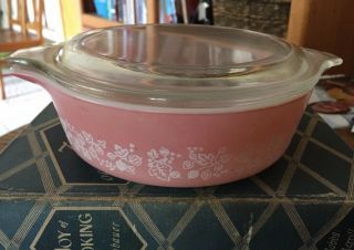 Vtg.  Pyrex Pink Gooseberry 471 1 Pt.  Baking Casserole W/ Lid