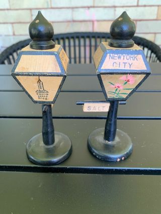 Vintage Souvenir York City Light Pole Post Salt Pepper Shakers Japan 3