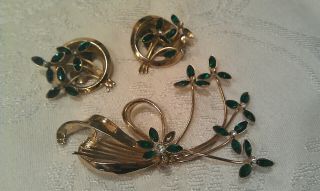 Vintage Signed Coro Green Glass Rhinestones Brooch Earrings Set