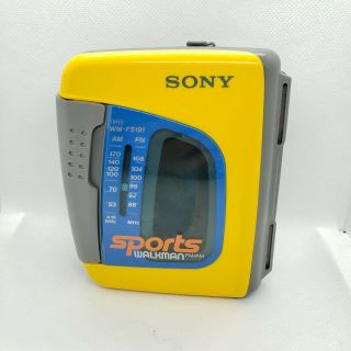 Vintage Sony Sports Walkman Wm - Fs191 Stereo Cassette Player & Belt Clip