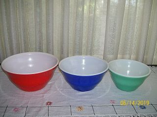 Vintage Mckee Bell - Shaped Type Nesting Mixing Bowls (3) / Primary Colors