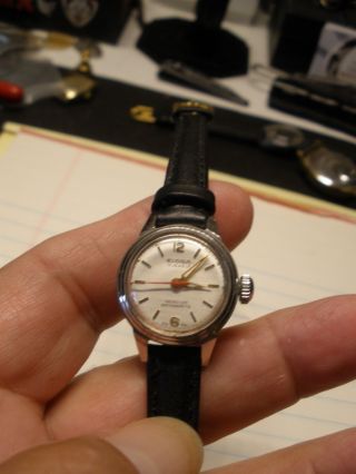 Vintage Womens Eloga 17 Jewel Incabloc Anti Magnetic Watch