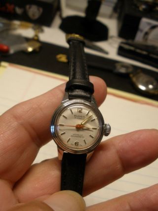 Vintage Womens ELOGA 17 Jewel Incabloc Anti Magnetic Watch 2
