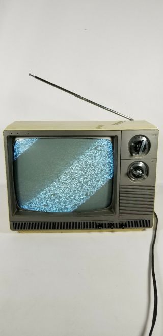 Vintage Magnavox Portable Television Bc3732al01 80s B/w Retro Gaming