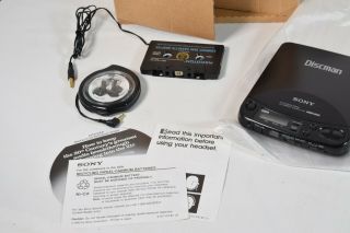 VTG Sony Discman Model D - 121 MEGA BASS Portable CD Player Walkman w/AC 3