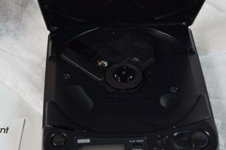 VTG Sony Discman Model D - 121 MEGA BASS Portable CD Player Walkman w/AC 7