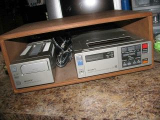 Sony Betamax Sl - 2000 Portable Video Cassette Recorder & Ac - 220 Power Adaptor