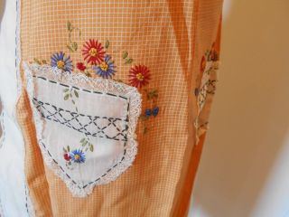 vintage Cobbler bib Apron Full Size Kitchen hand made lace embroidered flowers 2