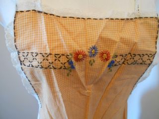 vintage Cobbler bib Apron Full Size Kitchen hand made lace embroidered flowers 3