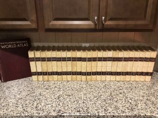 1962 Encyclopedia Britannica Complete Set.  23 Volumes,  Index,  & Atlas 25 Books