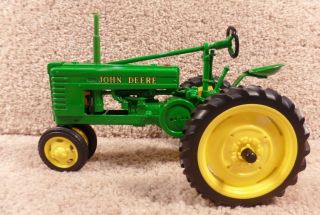 2000 Ertl 1/16 Scale Diecast John Deere Model - H Vintage Toy Farm Tractor