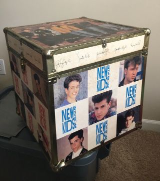 Vintage 90s Kids On The Block Storage Cubed Trunk Chess Wow