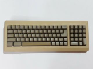 Vintage Apple Keyboard - Model M0110a - -