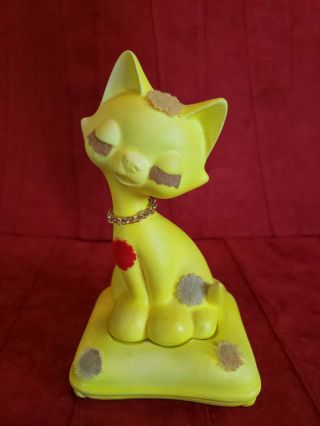 Vintage Yellow Porcelain Cat On Pillow Salt And Pepper Shakers Made In Japan