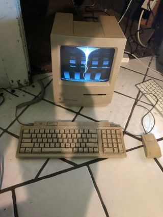 Vintage Apple Macintosh Mac Classic Ii Computer M4150,  Keyboard,  Mouse