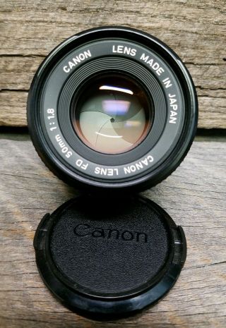 Vintage Canon Fd 50mm 1:1.  8 F/1.  8 Slr 35mm Camera Lens In