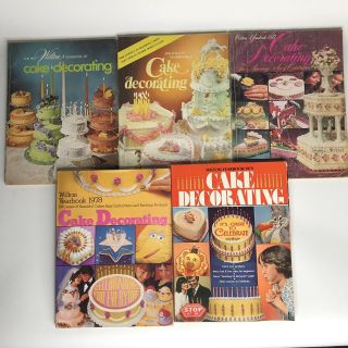 5 Vtg 1970s Wilton Yearbook Cake Decorating Pattern Books Back Issue Magazines