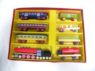 Vintage Painted Wood Small Wooden Model Toy Train (A5) 2