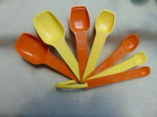 Vtg Tupperware Measuring Spoons Orange & Yellow W/ Ring - Complete