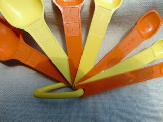 Vtg Tupperware Measuring Spoons Orange & Yellow w/ Ring - COMPLETE 2
