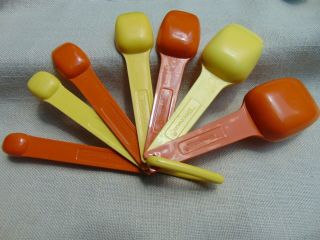 Vtg Tupperware Measuring Spoons Orange & Yellow w/ Ring - COMPLETE 3