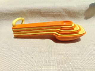 Vtg Tupperware Measuring Spoons Orange & Yellow w/ Ring - COMPLETE 4