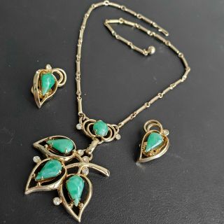 Vintage Green Peking Glass Necklace & Earrings Set Rhinestone Gold Tn Leaf L122