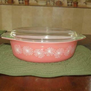 Vintage Pyrex Pink Daisy 045 2.  5 Qt.  Oval Casserole Dish With Clear Lid
