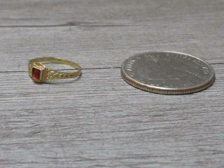 Vintage 10k Yellow Gold Jewelry Children ' s Baby Ring Red Faceted Stone 3