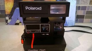 Polaroid One Step flash Instant Camera Uses 600 Film 6