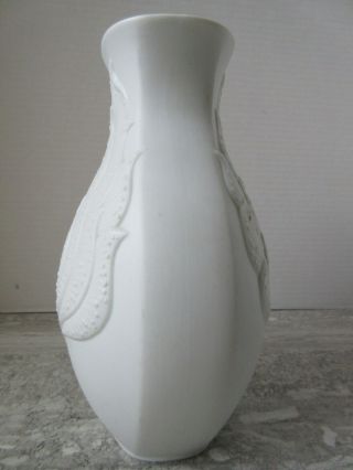 Vintage White Bisque Porcelain Kaiser Germany Stylized Leaves Vase M.  Frey 580 2