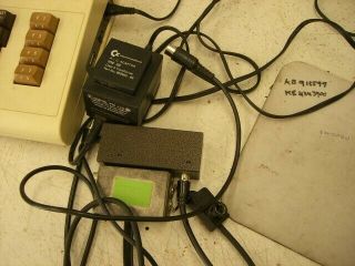 vintage Commodore VIC - 20 Personal computer,  Powers on & 7