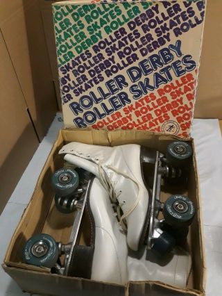 Vintage Ladies White Roller Skates Size 8 Roller Derby.  Model U960.