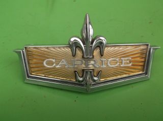 Vintage Chevrolet Caprice Emblem.  Quarter Panel/grill.  1971 - 74.  Part Pt339202.