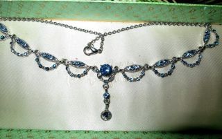 Lovely Vintage Deco Style Silvertone Blue Glass Necklace