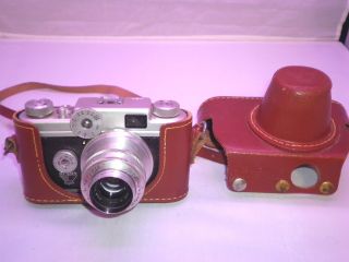 Vintage Argus C - Four 35 Mm Range Finder Camera.  With Leather Case