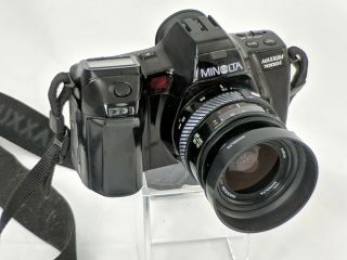 Vintage Minolta Maxxum 7000i Camera With 35 - 70 Zoom Lens.