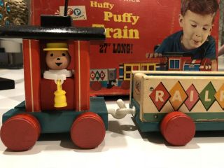 OUTSTANDING 1963 Vintage Fisher Price 999 HUFFY PUFFY 4 pc Wooden Train And Box 5