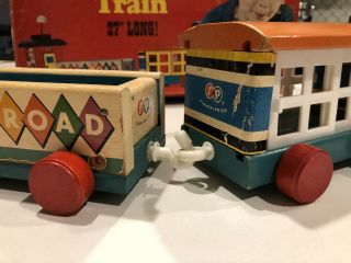 OUTSTANDING 1963 Vintage Fisher Price 999 HUFFY PUFFY 4 pc Wooden Train And Box 7