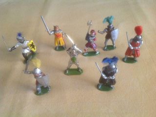 Vintage Cast Knights (8) Two Sacul Others May Be Timpo,  Britains Or Other Brands