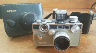 Vintage Argus C3 " The Brick " Rangefinder 50mm F - 3.  5 Lens Tan Camera With Case