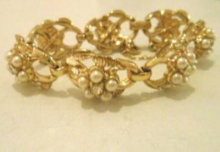 Vintage Coro Faux Pearl Rhinestone Centers Flower Design Gold Tone Bracelet