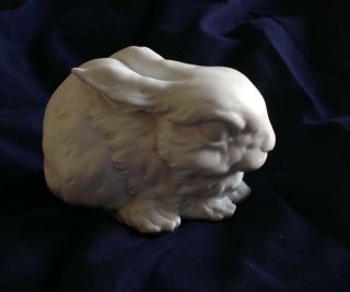 VTG Kaiser Bisque Lying Rabbit Bunny 518 Figurine Porcelain Limited Ed.  Easter 2
