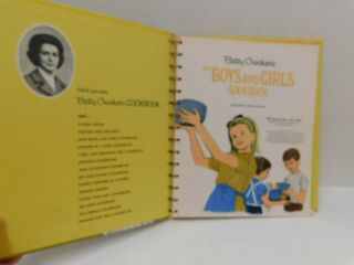 Vintage Betty Crocker ' s Boys and Girls Cookbook 1973 Illust.  by Gloria Kamen 5
