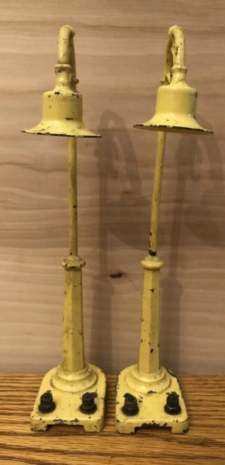 Two Vintage Diecast Metal Lionel Prewar Gooseneck Electric Lamp 58 - 19.