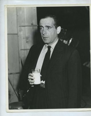 T731 Vintage Madison Lacy Movie Actor Photo Humphrey Bogart They Drive By Night