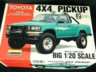Vintage 1992 Toyota 4x4 Pickup Truck Big Scale 1/20 Model Kit 72506 Lindberg