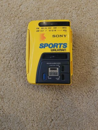 Vintage Sony Sports Walkman Wm - Af58 Portable Am / Fm Cassette Player Alarm Clock